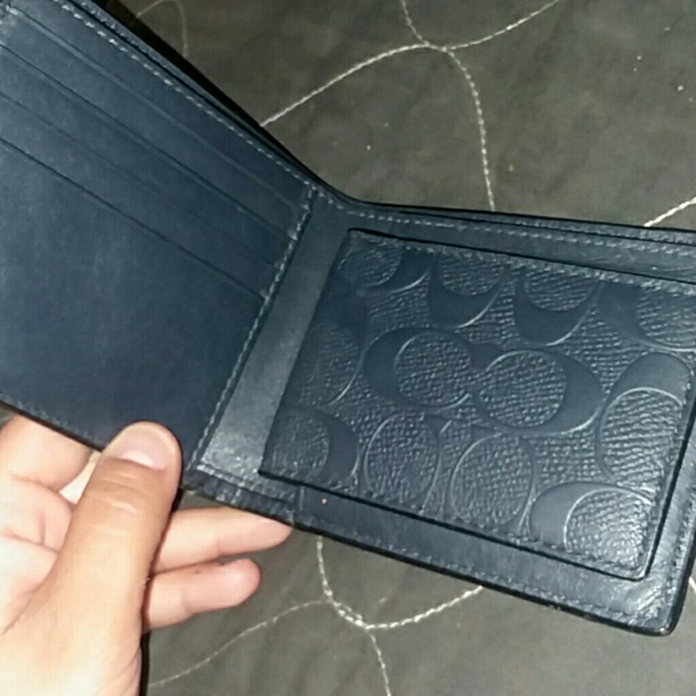 wallet - Picture 2 of 4